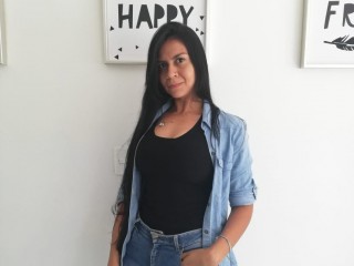 AliceRilEey webcam girl as a performer. Gallery photo 1.