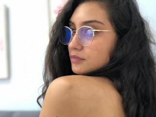 FridaSmith webcam girl as a performer. Gallery photo 1.