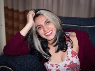 HeidyyMiller webcam girl as a performer. Gallery photo 3.