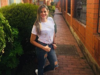 NatiWilliams webcam girl as a performer. Gallery photo 2.