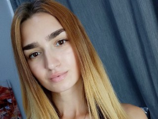 AlikaStar webcam girl as a performer. Gallery photo 1.