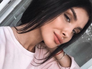 LaMantra webcam girl as a performer. Gallery photo 1.