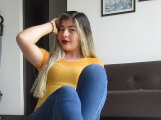 AbbyMillerr webcam girl as a performer. Gallery photo 1.