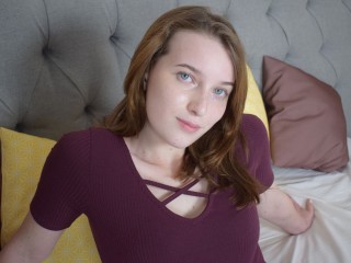 KerrieYoung webcam girl as a performer. Gallery photo 2.