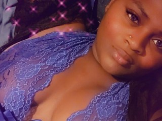 SexyyNeek webcam girl as a performer. Gallery photo 1.