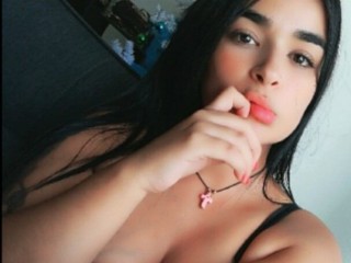 SaraGrex webcam girl as a performer. Gallery photo 1.