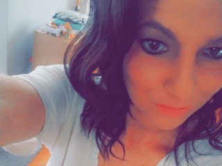 AveriLeigh webcam girl as a performer. Gallery photo 1.