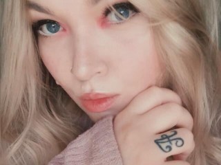 Milkytitsss webcam girl as a performer. Gallery photo 2.