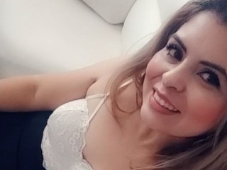 AleighaWilkerson webcam girl as a performer. Gallery photo 1.