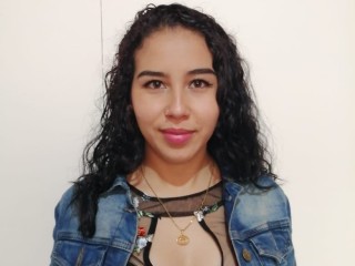 Estrellanice webcam girl as a performer. Gallery photo 1.