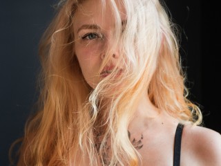 MilfyVelvet webcam girl as a performer. Gallery photo 2.