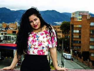 SamanthaRobins webcam girl as a performer. Gallery photo 3.