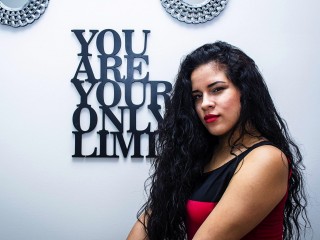 SamanthaRobins webcam girl as a performer. Gallery photo 4.