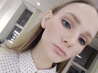 AwesomeBrook webcam girl as a performer. Gallery photo 2.