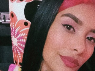 marianahill webcam girl as a performer. Gallery photo 4.