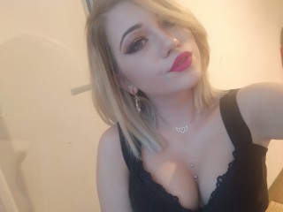 VictoriaQuinzel webcam girl as a performer. Gallery photo 1.