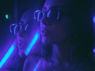 LeahKraviz webcam girl as a performer. Gallery photo 4.
