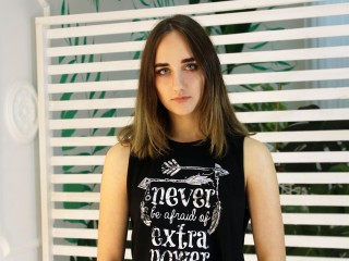 MiaFlores webcam girl as a performer. Gallery photo 3.