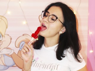 bright_candy webcam girl as a performer. Gallery photo 2.