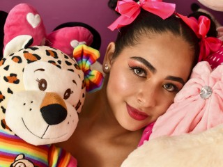 NiinaDiaz webcam girl as a performer. Gallery photo 2.