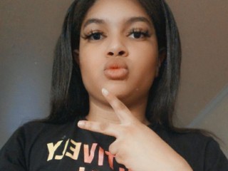 HennessyExpress webcam girl as a performer. Gallery photo 1.