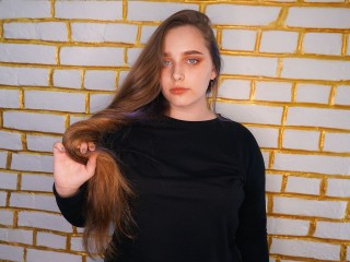 MirtaSaw webcam girl as a performer. Gallery photo 4.