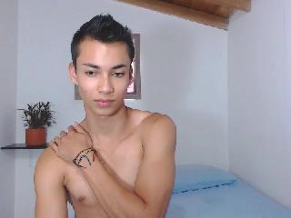 Indexed Webcam Grab of Theo_owenl
