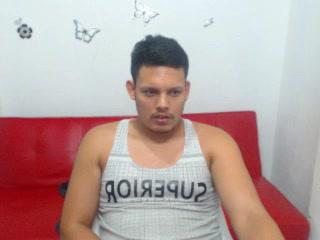 Indexed Webcam Grab of Colombian9inches_stud